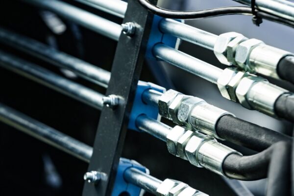 Pipe system of hydraulic valves